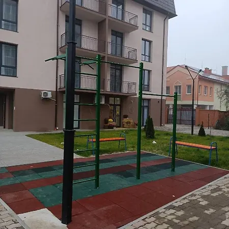 Domovik на 4 гостя, миру 11 с кв 3 Apartment